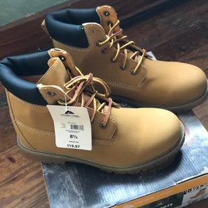 NWT Ozark Trail Mens 8 1/2 Outdoor Boots